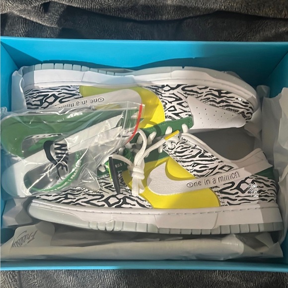 Nike Dunk Low Doernbecher (Size